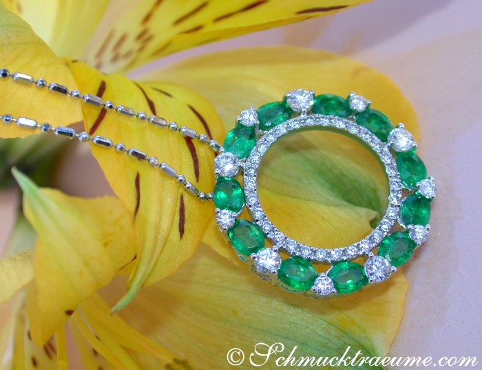 Attraktiver Smaragd Anhänger mit Brillanten (Kreis Design) #1 Attraktiver Smaragd Anhänger mit Brillanten (Kreis Design) #1