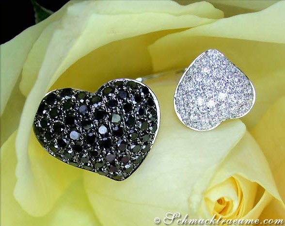 Auffallender Herz Ring mit schwarzen Diamanten #1 Auffallender Herz Ring mit schwarzen Diamanten #1