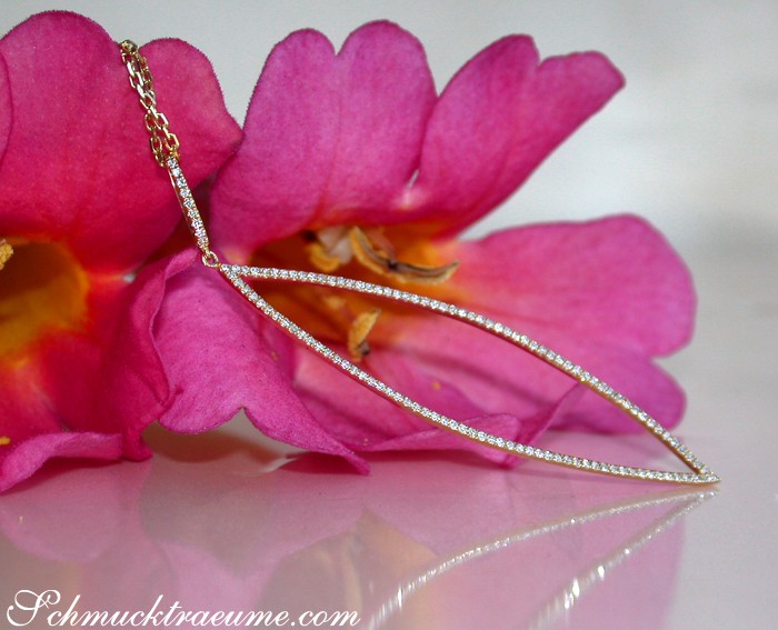 Ausgefallener Diamant Anhänger an Kette #1 Ausgefallener Diamant Anhänger an Kette #1