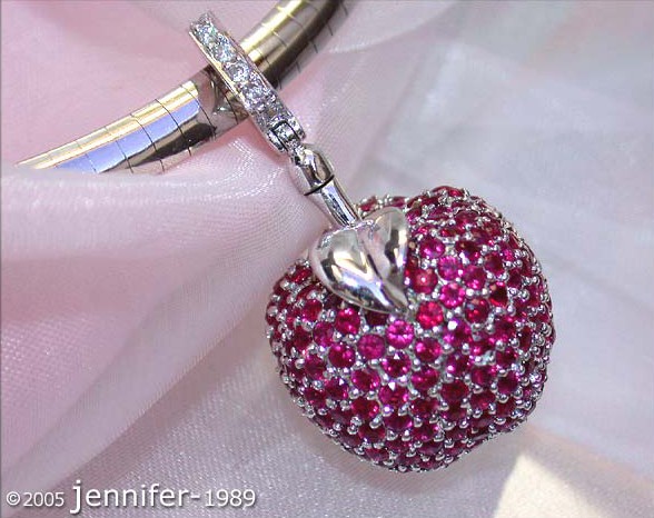 Fantastischer Rubin Apfel Anhänger mit Brillanten #1 Fantastischer Rubin Apfel Anhänger mit Brillanten #1